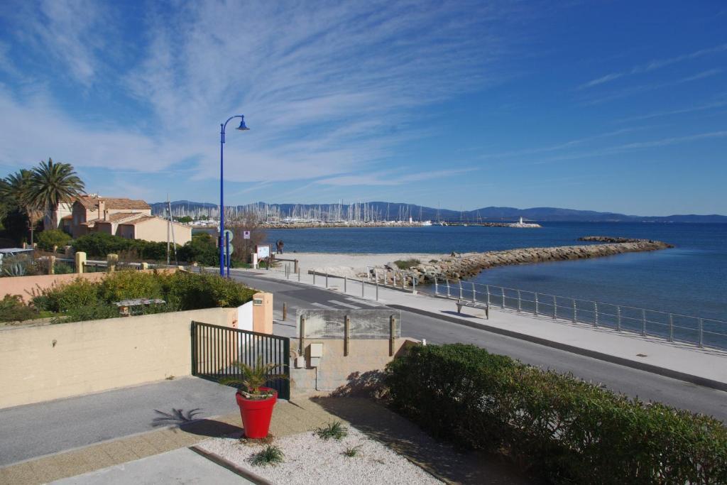 Les Stoechades Aparthotel Hyeres Ngoại thất bức ảnh