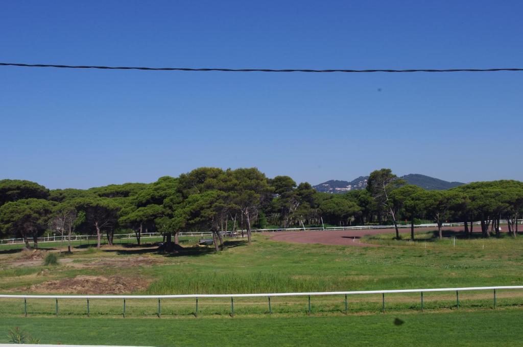 Les Stoechades Aparthotel Hyeres Phòng bức ảnh